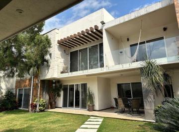 Casa · 450m² · 4 Recámaras · 2 Estacionamientos · Casa en Venta en Lomas del Sol, Zona Norte Cuernavaca