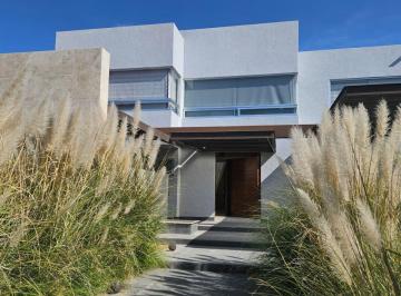 Casa de 4 habitaciones, Querétaro · Casa en Venta El Campanario Queretaro