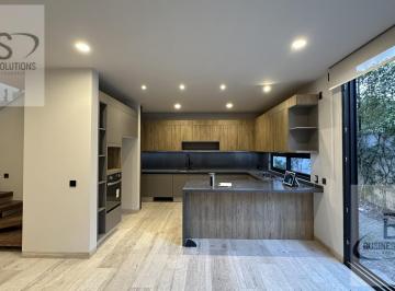 Casa · 4 Recámaras · 3 Estacionamientos · Kl/ Hermosa Casa en Renta Altozano Querétaro.