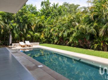 Casa · 521m² · 4 Recámaras · 4 Estacionamientos · Casa en Venta en Residencial del Mayab