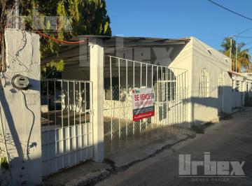 Casa · 1 Recámara · 1 Estacionamiento · Casa en Venta en El Barrio de Santa Ana, Campeche