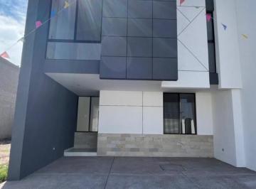 Casa · 195m² · 4 Recámaras · 2 Estacionamientos · Venta de Casa en Bosque Sereno Al Poniente de La Ciudad Ga