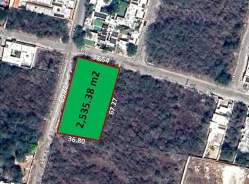 Terreno / Lote · 2535m² · Terreno en Esquina de 2,535.38 m² en Cholul, Viladiu, Merida