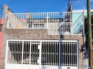 Casa · 224m² · 4 Recámaras · 2 Estacionamientos · Casa en Venta, Col. del Fresno, Guadalajara, Jal.