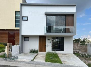 Casa · 215m² · 4 Recámaras · 2 Estacionamientos · Casa en Venta en Queretaro Zen House