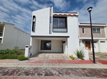 Casa · 171m² · 3 Recámaras · 2 Estacionamientos · Casa en Venta, en Los Olvera, Corregidora, Queretaro