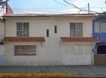 Casa de 4 habitaciones, Iztapalapa · Casa en Venta en Cerro de La Estrella ¡Excelente Oportunidad de Inversiòn Recuperaciòn Hipotecaria!