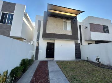 Casa · 145m² · 3 Recámaras · 2 Estacionamientos · Casa en Fraccionamiento Samsara en Renta