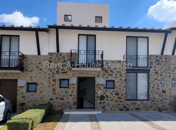 Casa en condominio de 4 habitaciones, El Marqués · Casa en Renta en Zibata de 4 Recamaras, Amenidades.
