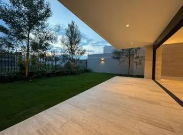 Casa · 390m² · 3 Recámaras · 3 Estacionamientos · Casa en Venta en La Vista Residencial, Querétaro