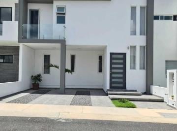 Casa · 172m² · 3 Recámaras · 2 Estacionamientos · Casa en Venta en Zen Life Residencial I, El Marqués