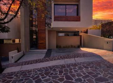 Casa · 293m² · 5 Recámaras · 3 Estacionamientos · Casa en Venta en Zibatá, El Marqués