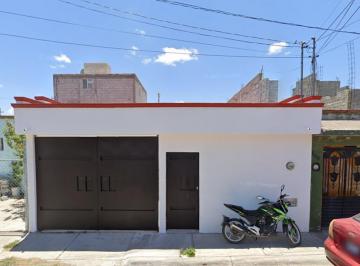 Casa de 2 habitaciones, Querétaro · Venta de Casa en Hidalgo en Santiago de Queretaro en Queretaro