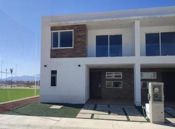 Casa de 4 habitaciones, Pachuca · Hermosa Casa Cuatro Recamaras en Privada con Amenidades Muy Cerca de Centro Comercial Explanada