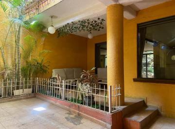 Casa · 364m² · 3 Recámaras · 2 Estacionamientos · Casa Bien Ubicada con Local Comercial Anexo. Lomas de Cortes, Cuernavaca