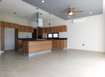 Casa en condominio de 4 habitaciones, Benito Juárez · Casa en Venta y Renta en Residencial Lagos del Sol, Cancún Q. Roo