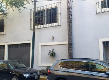Casa · 439m² · 5 Recámaras · 1 Estacionamiento · Casa en Venta en Fracc. Club de Golf Cuernavaca