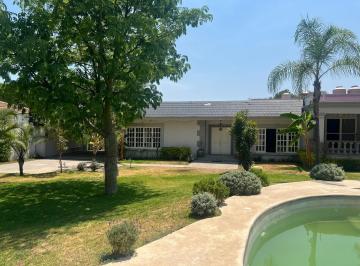 Casa · 773m² · 3 Recámaras · 8 Estacionamientos · Casa en Venta en 1 Nivel, Reforma, Cuernavaca