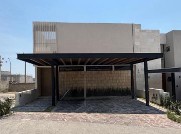Casa en condominio de 4 habitaciones, Querétaro · Casa en Venta Ubicada en El Fraccionamiento Altozano