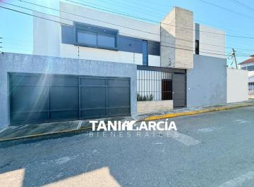 Casa de 3 habitaciones, Fortín · Vendo Moderna Casa en Esquina en Fortín a 2 Minutos de Plaza Shangri - La.