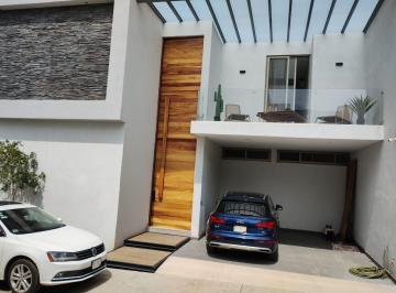 Casa · 299m² · 3 Recámaras · 2 Estacionamientos · Casa Acabados Modernos en Delicias Cuernavaca