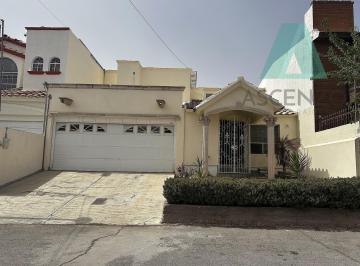 Casa · 220m² · 3 Recámaras · 4 Estacionamientos · Venta de Casa en Fracc. Quintas del Sol, Gabcor
