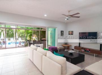 Casa · 273m² · 4 Recámaras · 2 Estacionamientos · Casa in Puerto Aventuras