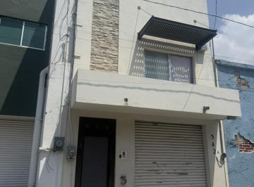 Casa de 8 habitaciones, León · Casa con 290 m² de Superficie de Terreno y 8 Dorm. en Venta en Centro