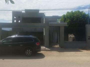 Casa · 300m² · 6 Recámaras · 3 Estacionamientos · Casa en Venta - 4
