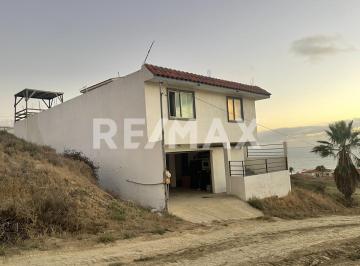 Casa · 171m² · 4 Recámaras · 4 Estacionamientos · Venta de Casa Espaciosa y Moderna a Pasos del Océano - (4)
