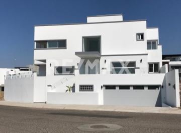 Casa · 319m² · 4 Recámaras · 3 Estacionamientos · Amplia Casa en Venta con Vista Al Mar y Gran Terreno Para Disfrutar o Construir - (4)