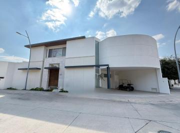 Casa · 274m² · 2 Estacionamientos · Casa en Condominio Loretta