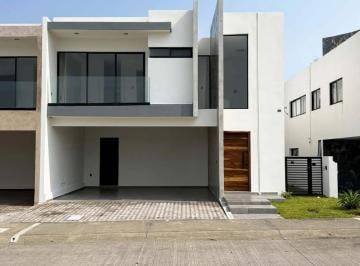 Casa · 192m² · 3 Recámaras · 2 Estacionamientos · Casa en Venta Punta Tiburón