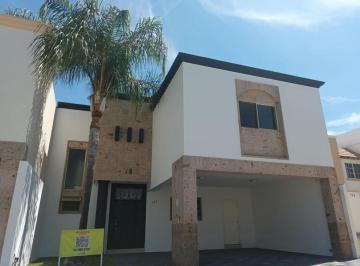 Casa · 210m² · 3 Recámaras · 2 Estacionamientos · Casa - en Venta Los Viñedos Torreon