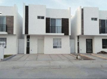 Casa · 105m² · 3 Recámaras · 2 Estacionamientos · Casa - Torreón