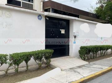 Casa uso de suelo · 309m² · 7 Recámaras · 14 Estacionamientos · Casa con Uso de Suelo en Venta en San Pedro Garza García