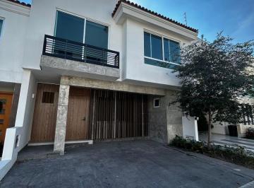 Casa de 3 habitaciones, Zapopan · Casa en Renta con 3 Habitaciones en Valle Esmeralda, Zapopan Zona Real