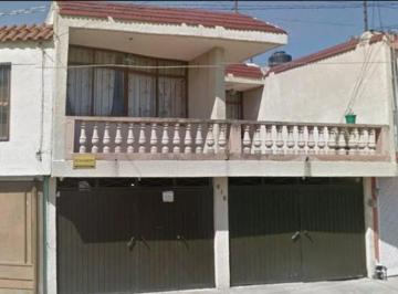 Casa de 4 habitaciones, León · Venta de Casa en Col. Leon Moderno, Leon de Los Aldama, Guanajuato