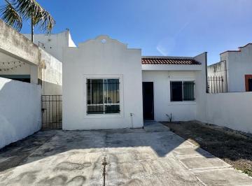 Casa · 74m² · 2 Recámaras · 2 Estacionamientos · Casa en Venta de Una Planta con Excelente Ubicación