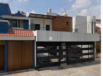 Casa de 3 habitaciones, Guadalajara · Venta de Casa en Col. Bosques de La Victoria, Guadalajara, Jalisco