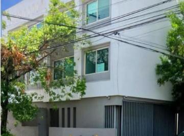 Edificio · 456m² · 5 Estacionamientos · Edificio Comercial en Monterrey