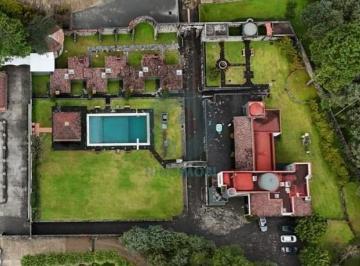 Casa · 800m² · 9 Recámaras · Casa con Alberca, Jardín y 5000 m de Terreno Cerca de Rancho Avándaro