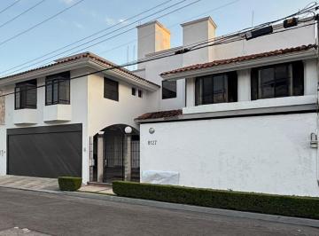 Casa en condominio · 439m² · 3 Recámaras · 2 Estacionamientos · Residencia en Campestre El Paraiso, Zavaleta, Puebla