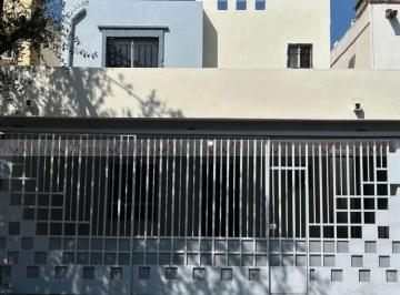 Casa · 152m² · 3 Recámaras · 2 Estacionamientos · Casa en Renta en Santa Clara