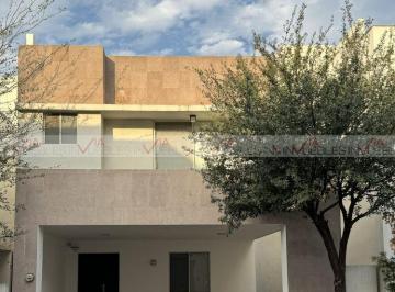 Casa · 224m² · 4 Recámaras · 2 Estacionamientos · Casa en Renta en Cumbres San Agustín