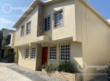 Casa · 200m² · 3 Recámaras · 2 Estacionamientos · Casa en Renta en Col. Petrolera