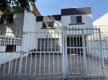 Casa de 3 habitaciones, Guadalajara · Casa en Venta en Colonia Independencia Remodelada