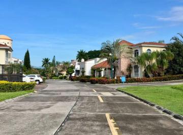 Casa en condominio de 3 habitaciones, Colima · Excelente Casa Una Planta con 3 Recámaras en 300 m² de Terreno en Venta en Parque Royal