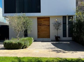 Casa en condominio de 4 habitaciones Venta MN 6,650,000 · Casa en Valle Imperial Venta