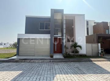 Casa · 285m² · 3 Recámaras · 2 Estacionamientos · Se Vende Casa en Residencial Los Cedros